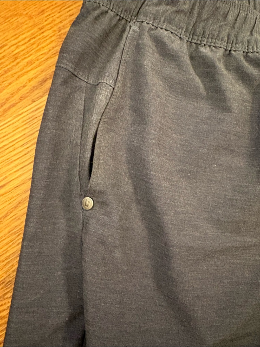Vuori Men’s XL Charcoal Gray Performance Athletic Shorts Zip Pocket Stretch - Picture 5 of 10